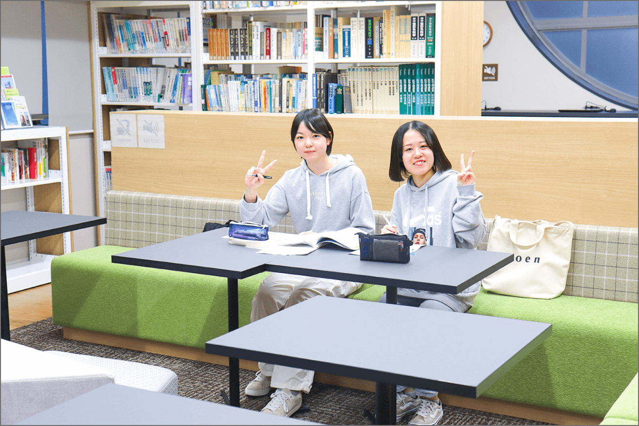 7F 図書室・キャリアセンター