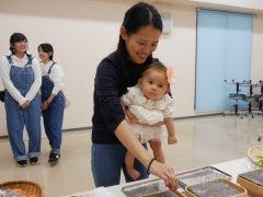 母ちゃん、、、なんでこんにゃくに鍼刺すの？
