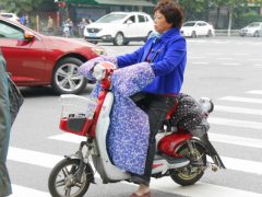 走る布団。