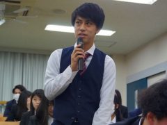 積極的に質問する学生も♪