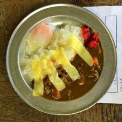 チーズもたっぷり！肉まし温玉カレー