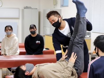 実技を交え指導していただきました