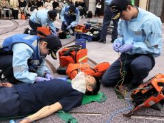 実際の人間を目の前に緊迫感のある現場