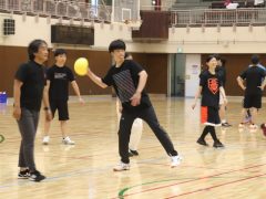 外野のチームメイトを助けたい・・・！ 