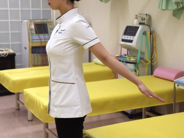 胸部前面のストレッチ①