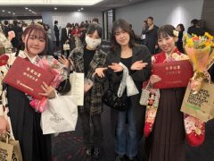 後輩がお祝いに駆けつけました!