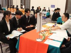自分の将来について考える時間は真剣そのもの
