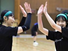 ナイスプレーにおもわずハイタッチ！！
