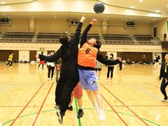 勝負の命運をかけたボールトス！
