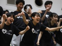 思わず飛び交う大きい声援！