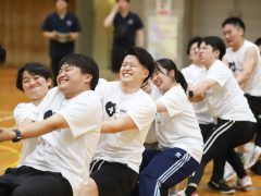 大迫力の綱引き！