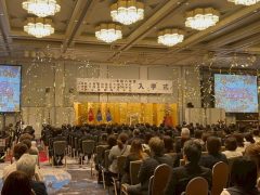 祝福の銀テープも！！