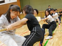 女子も綱引きに参戦！！