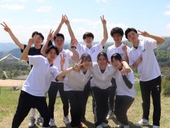 山頂でみんなでピース！ 