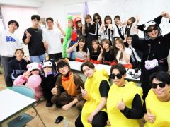 十人十色のコスプレで鮮やかな教室！