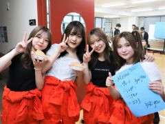 つまみ食い中のペーパーハウス4人衆！