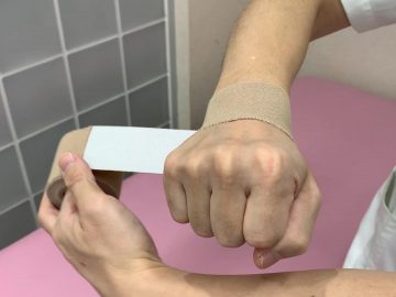 テーピング道場 ３つのステップで覚えるセルフテーピング２ 上肢編 医療系の国家資格取得なら大阪の東洋医療専門学校