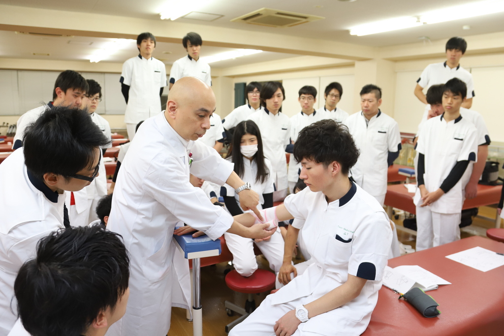 柔道整復師とは？仕事内容・資格の取得方法・就職先について解説